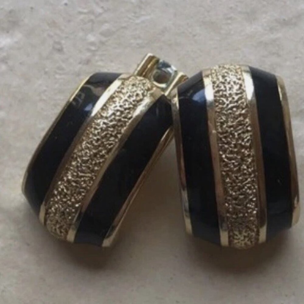 Ear Clips Earrings Black Gold Color Orena Paris France New NWOT